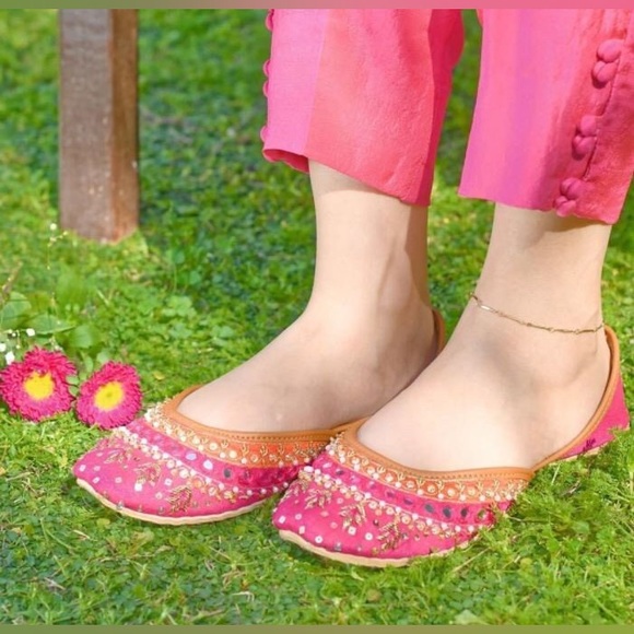 LITTLE GIRLS KHUSSA | Pakistan And India Traditional Wear - Picture 5 of 5